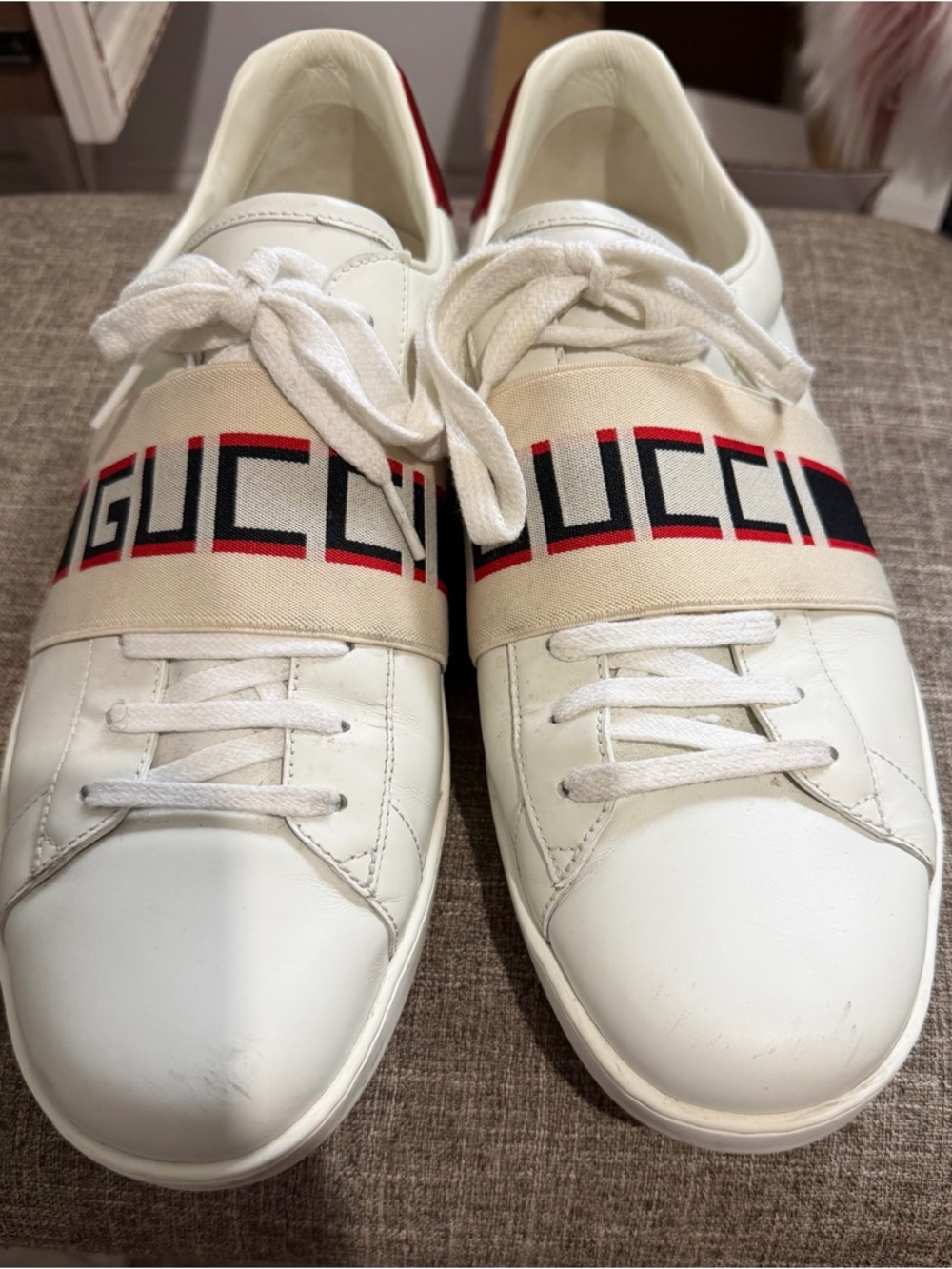 Gucci White Leather Low-Top Sneakers with Red & Navy Blue Logo Band